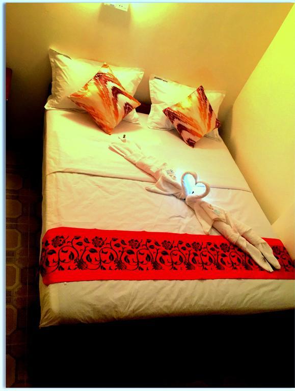 Everest Hotel Yangon Esterno foto