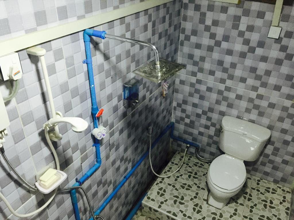 Everest Hotel Yangon Esterno foto