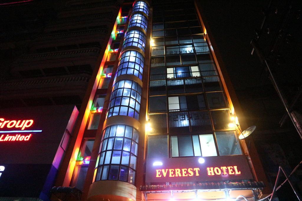Everest Hotel Yangon Esterno foto